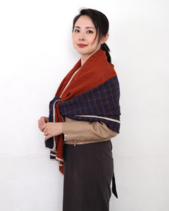 ストールのモデル着用写真